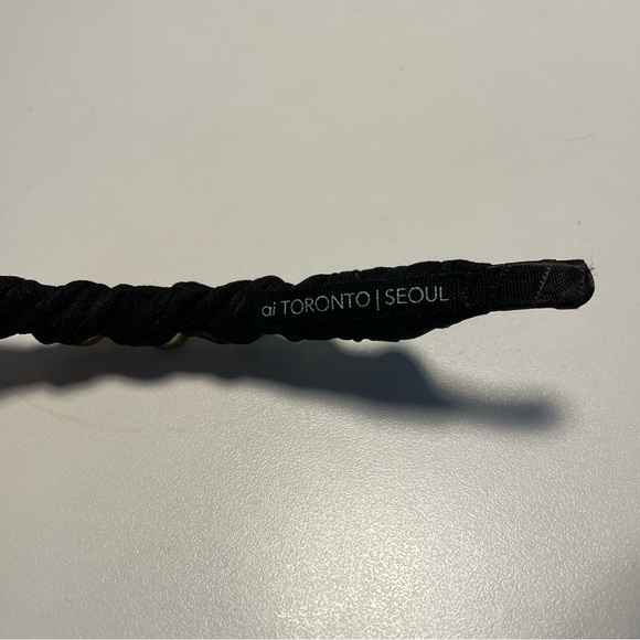 Black and Gold Headband - Picture 3 of 4